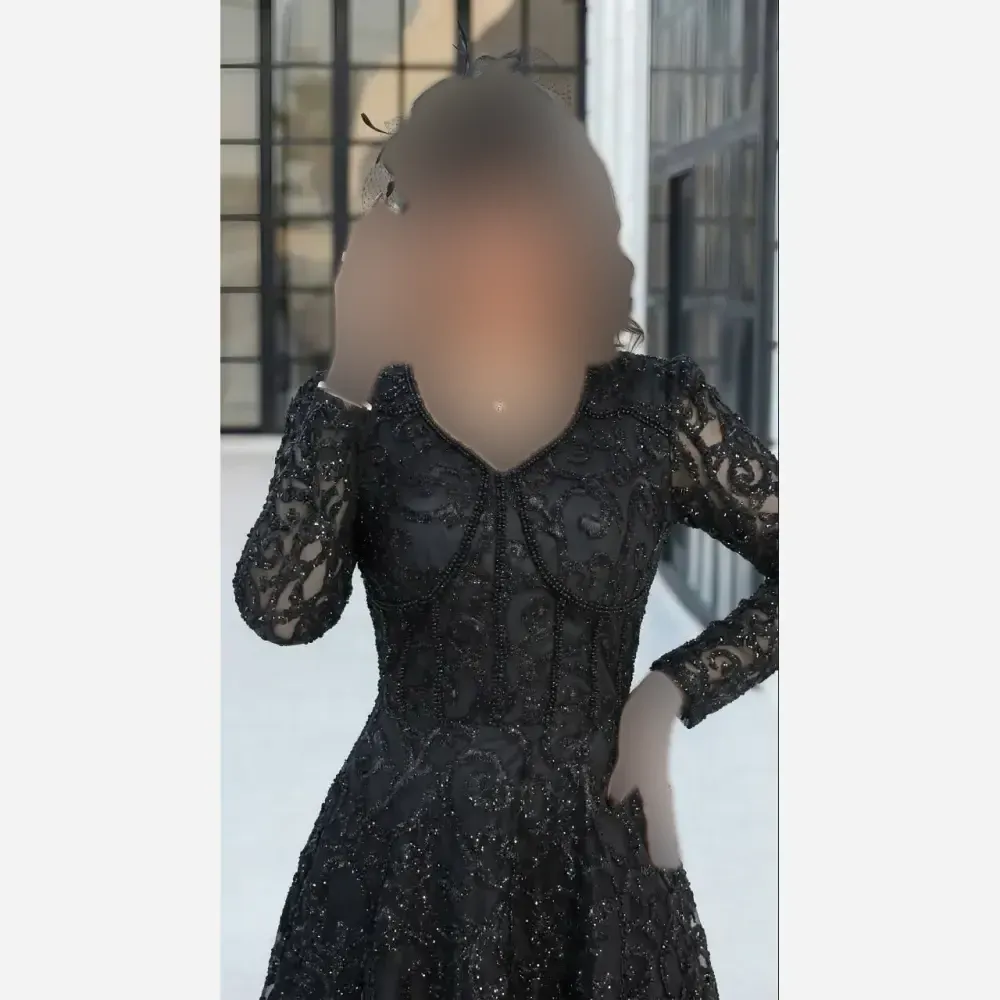 پیراهن مجلسی زنانه دانتل چمنی مشکی سنگدوزی شده کاپدار سایز بزرگ