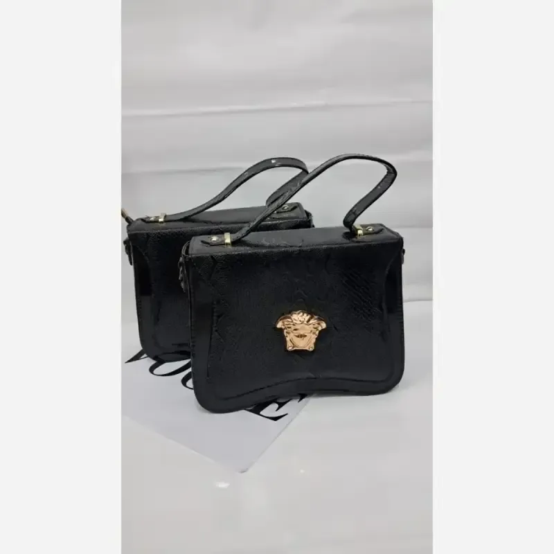 کیف ورساچ چرم ورنی خارجی مشکی سایز 25 در 25 با بند دوشی بلند