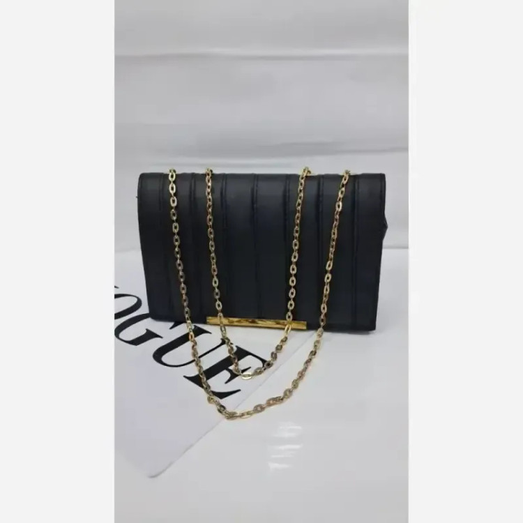 کیف بند زنجیری چرم مشکی سایز 20 در 14 مدل ژیکان