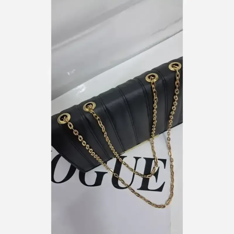 کیف بند زنجیری چرم مشکی سایز 20 در 14 مدل ژیکان
