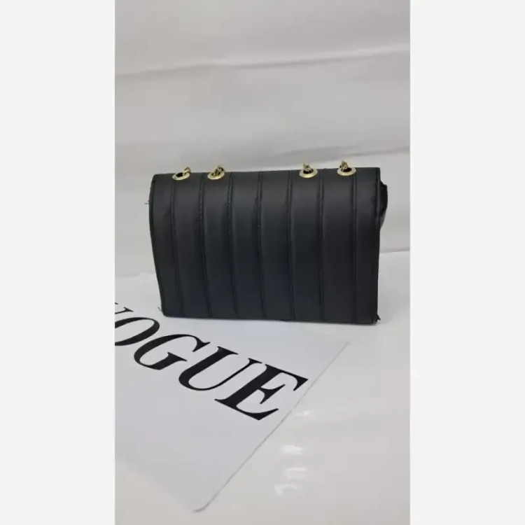 کیف بند زنجیری چرم مشکی سایز 20 در 14 مدل ژیکان
