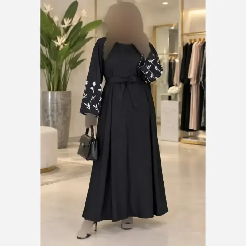 پیراهن عبایی گلدوزی شده مدل گل لاله جنس الیزه مشکی رنگ