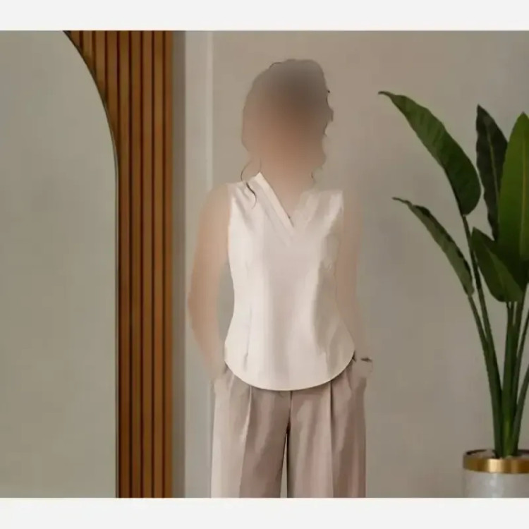 تاپ مجلسی زنانه یقه هفت آستین حلقه ای جنس الیزه رنگ مشکی و کرم سایز 1