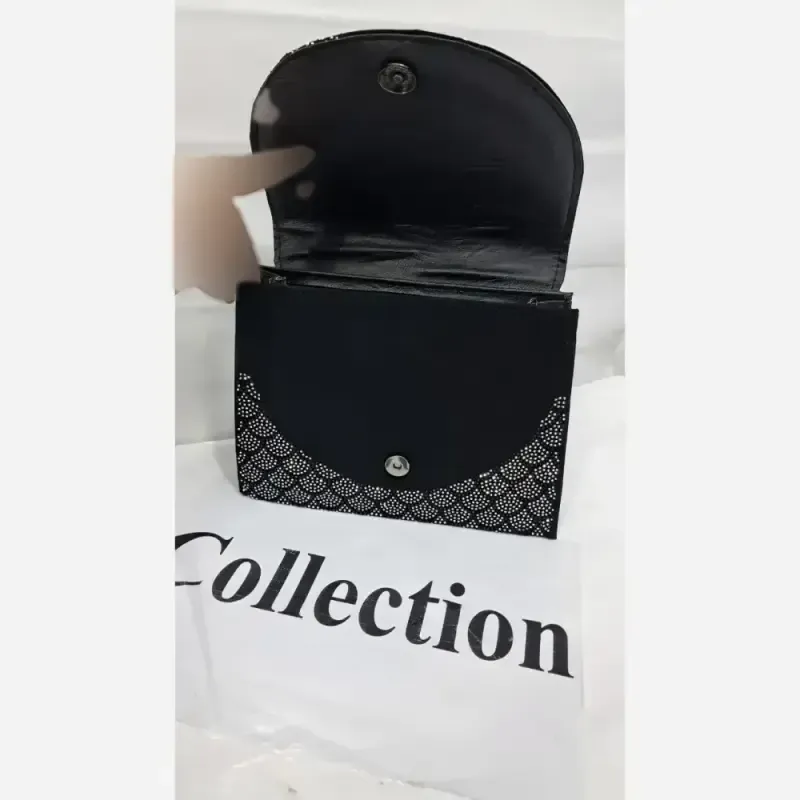 کیف مجلسی مخمل نگین کاری شده و چرم با بند زنجیری سایز 18 در 23