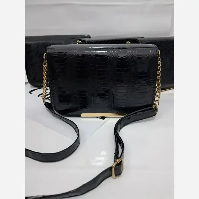 کیف دوشی آرمیتا چرم ورنی درجه یک سایز 15 در 20