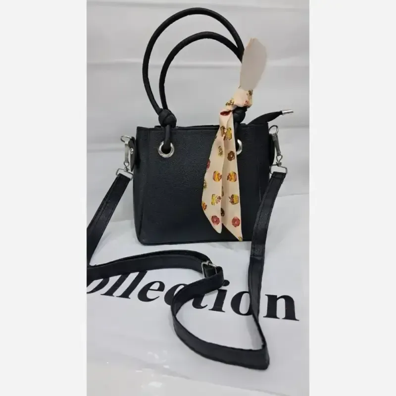 کیف دستی و دوشی چرم مشکی سایز 18 در 18 با بند بلند
