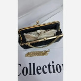 کیف مجلسی زنانه مخمل نگین کاری شده رنگ مشکی سایز 18 در 13 با بند زنجیری