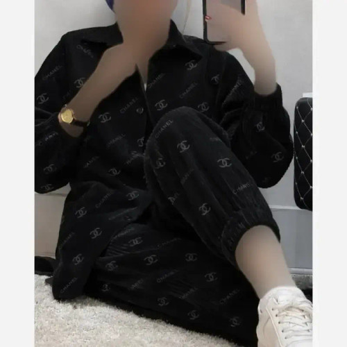 ست مانتو شلوار مخمل کبریتی چنل مشکی فری سایز