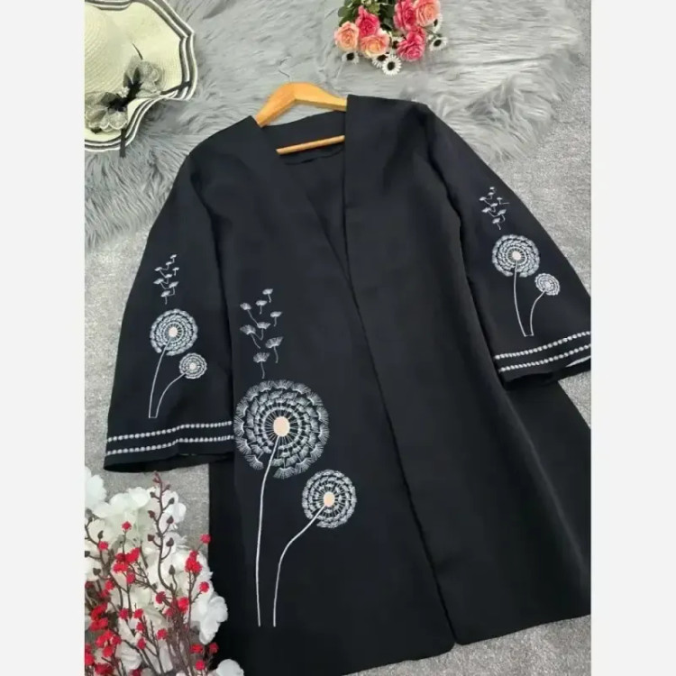 مانتو کتی گلدوزی شاپرک جنس مازراتی رنگ مشکی