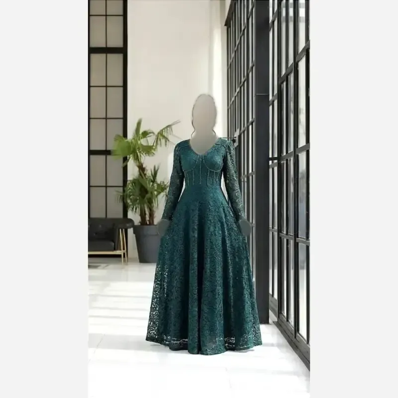 پیراهن مجلسی زنانه دانتل سنگدوزی شده مدل سارا رنگ مشکی و سبز سایز 1 تا 5