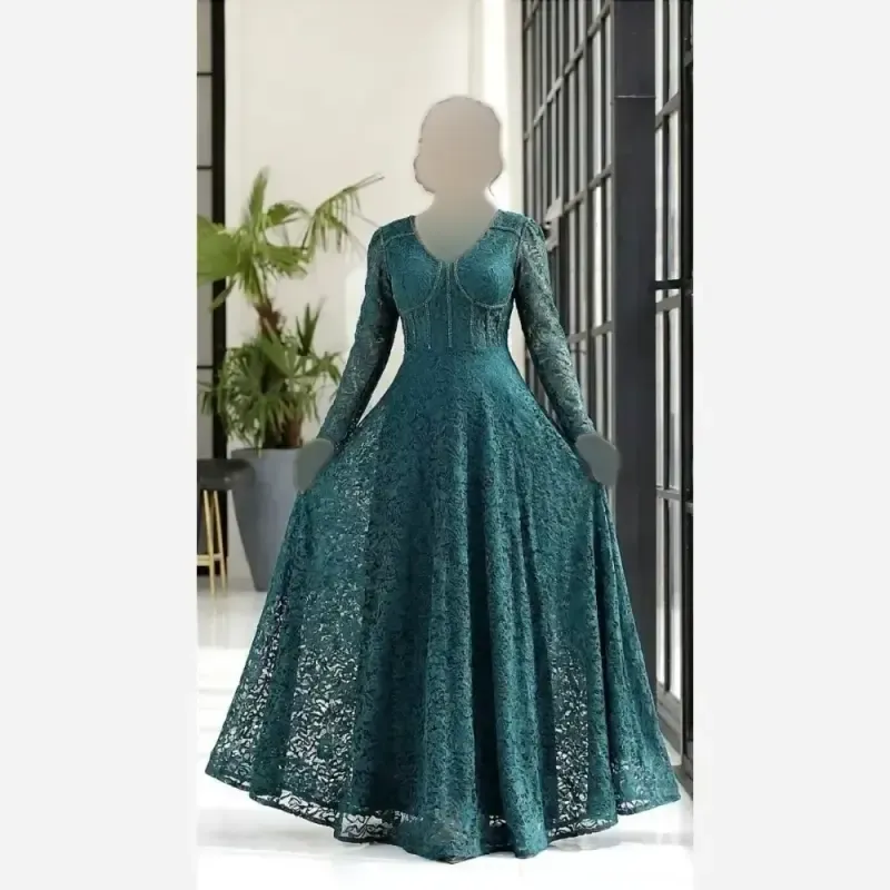 پیراهن مجلسی زنانه دانتل سنگدوزی شده مدل سارا رنگ مشکی و سبز سایز 1 تا 5