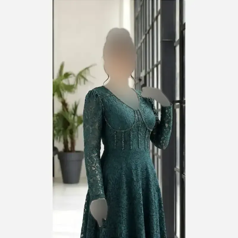 پیراهن مجلسی زنانه دانتل سنگدوزی شده مدل سارا رنگ مشکی و سبز سایز 1 تا 5