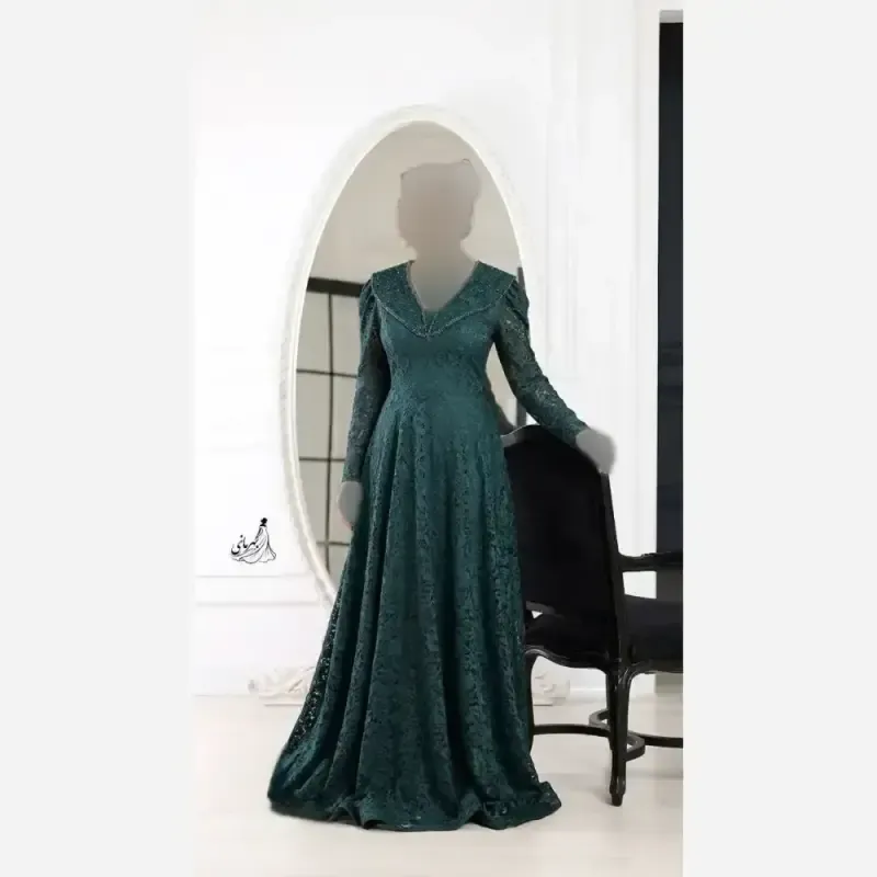 لباس مجلسی زنانه مدل سایه سنگدوزی شده جنس دانتل درجه یک کاپدار و استردار رنگ مشکی و سبز سایز بزرگ