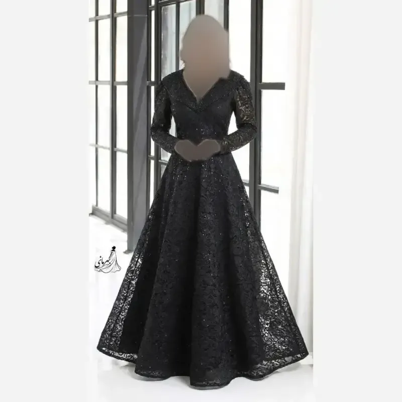 لباس مجلسی زنانه مدل سایه سنگدوزی شده جنس دانتل درجه یک کاپدار و استردار رنگ مشکی و سبز سایز بزرگ