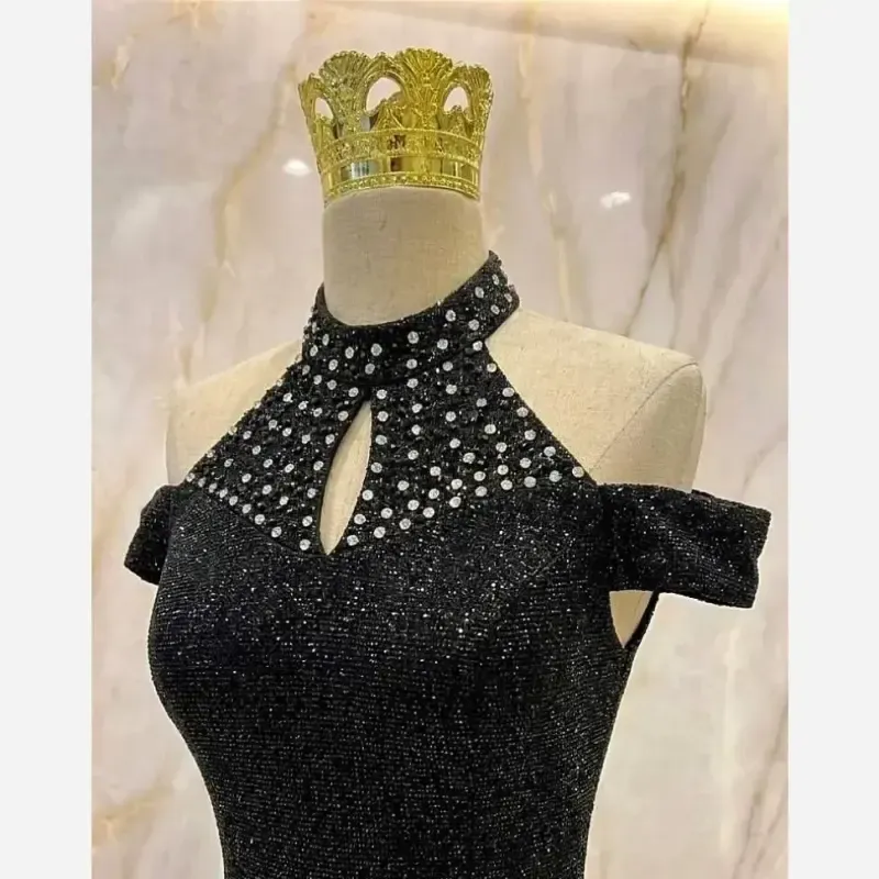 ماکسی مجلسی زنانه دانتل چمنی مشکی کاپدار نگین دار سایزبندی