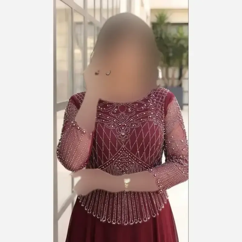 ماکسی مجلسی سایز بزرگ زنانه مدل لعیا حریر کاپدار رنگ بندی مشکی سبز سورمه ای قرمز