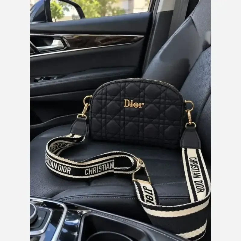 کیف اسپورت haylii چرم مشکی سایز 18 در 12 با بند دوشی
