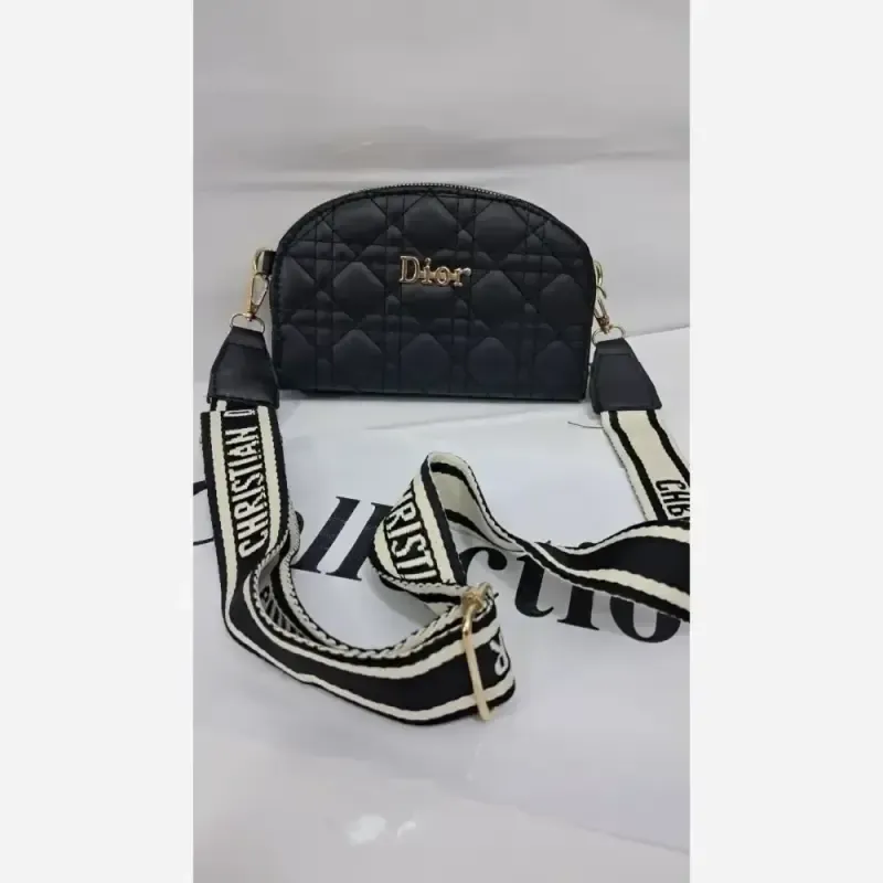 کیف اسپورت haylii چرم مشکی سایز 18 در 12 با بند دوشی