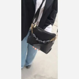 کیف زنانه مدل elin چرم شرانگ رنگ مشکی سایز 18 در 15 سانتیمتر