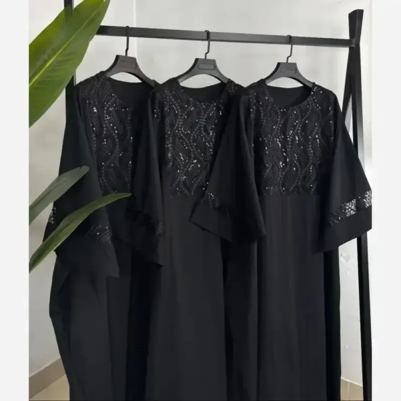 عبا مجلسی زنانه مدل آمیتیس جنس بوگاتی و گیپور رنگ مشکی سایز فری سایز 38 تا 52