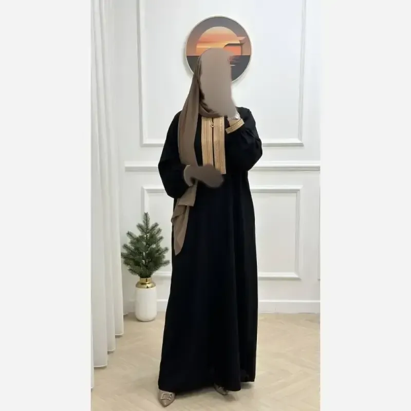 عبا زنانه مدل طلاکوب جنس الیزه درجه یک رنگ مشکی فری سایز