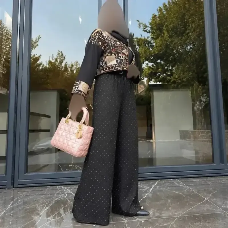 شلوار زنانه فول نگین جنس شانتون درجه یک رنگ مشکی سایز فری 38 تا 46 قد 100 سانت