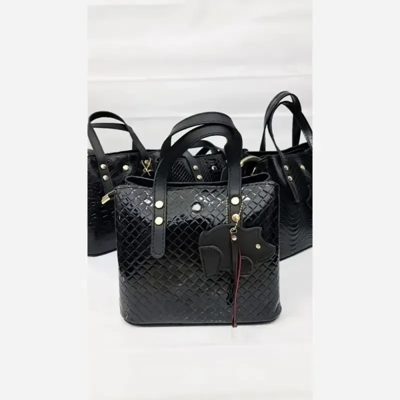 کیف آویز دار کتایون چرم ورنی درجه یک سایز 20 در 20 با بند دوشی